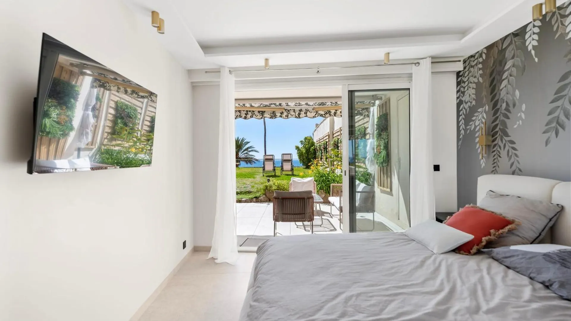 Luxueux Appartement Avec Jardin Suspendu Vue Mer 10 Min Du Palais Cannes France