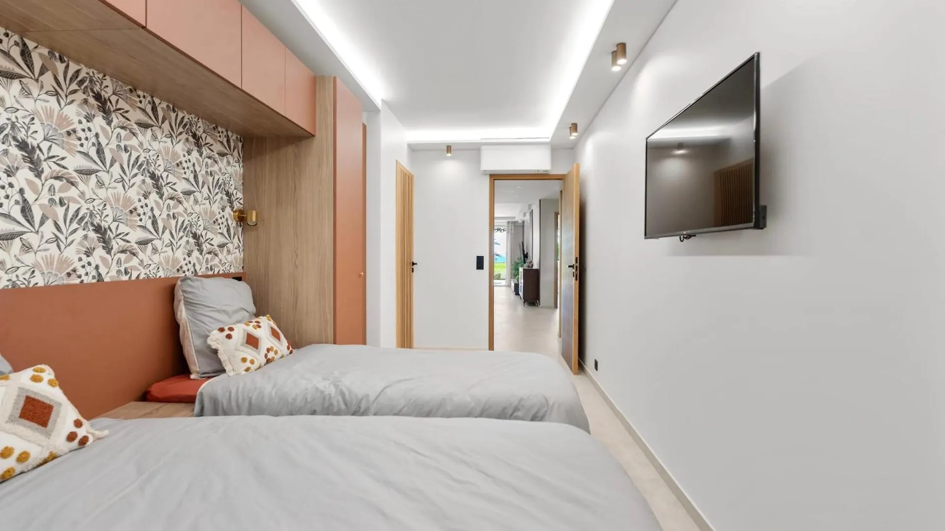 Apartment Luxueux Appartement Avec Jardin Suspendu Vue Mer 10 Min Du Palais Cannes