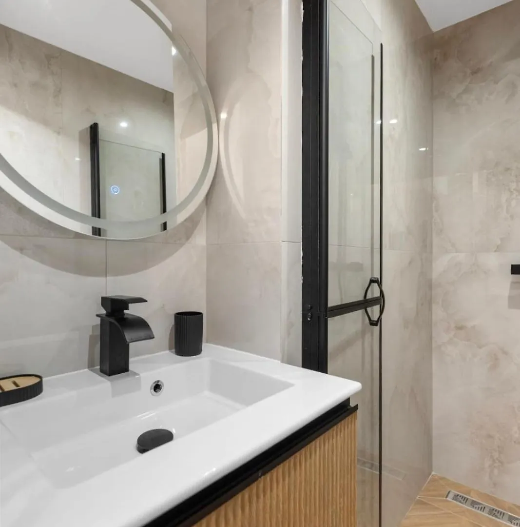 Apartment Luxueux Appartement Avec Jardin Suspendu Vue Mer 10 Min Du Palais Cannes France