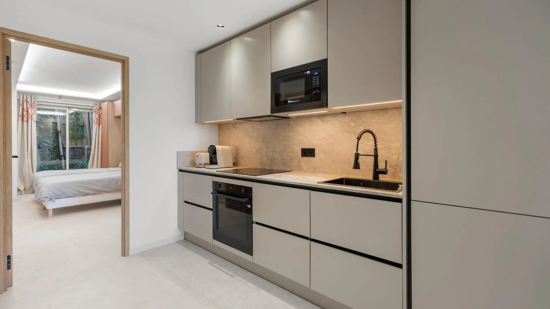 Apartment Luxueux Appartement Avec Jardin Suspendu Vue Mer 10 Min Du Palais Cannes