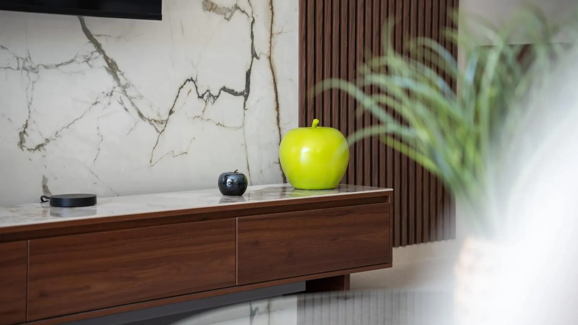 Luxueux Appartement Avec Jardin Suspendu Vue Mer 10 Min Du Palais Cannes 0*,  France