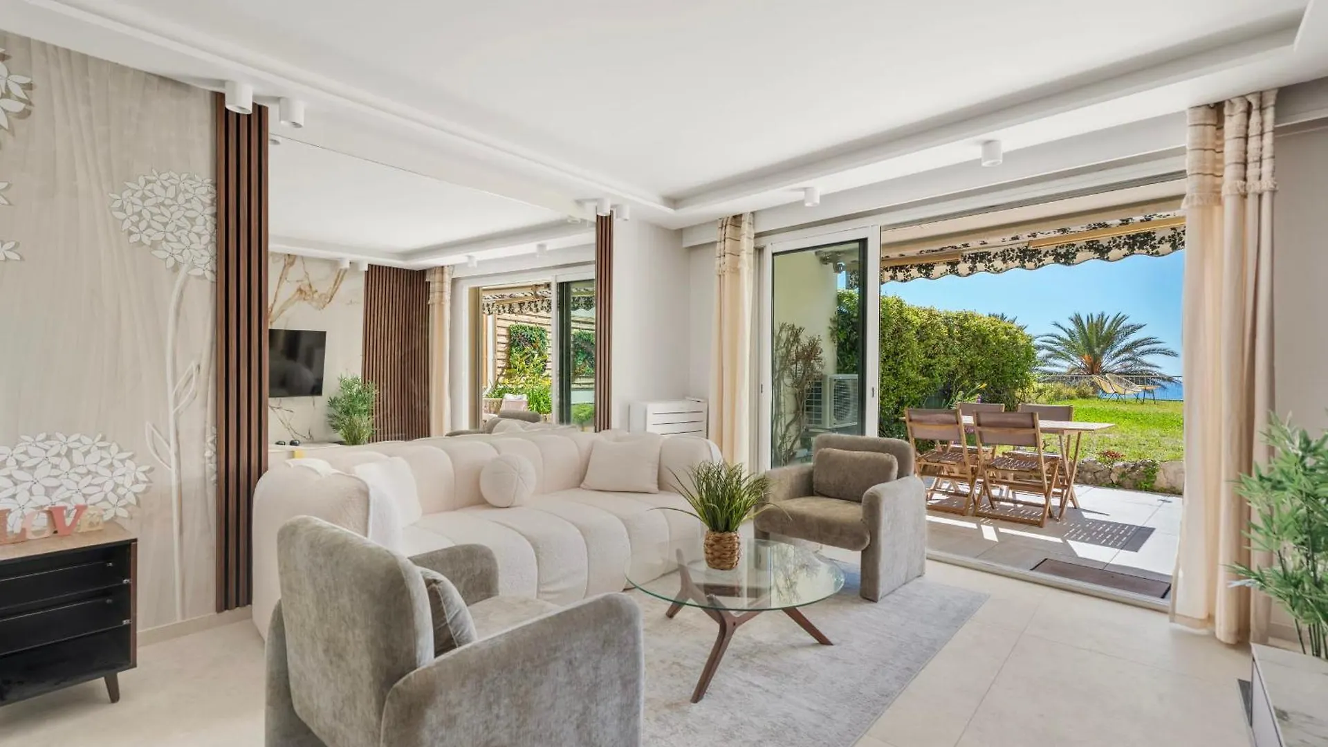 Apartment Luxueux Appartement Avec Jardin Suspendu Vue Mer 10 Min Du Palais Cannes France